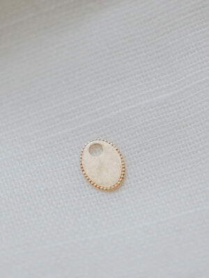 Flower ovaal ear charm