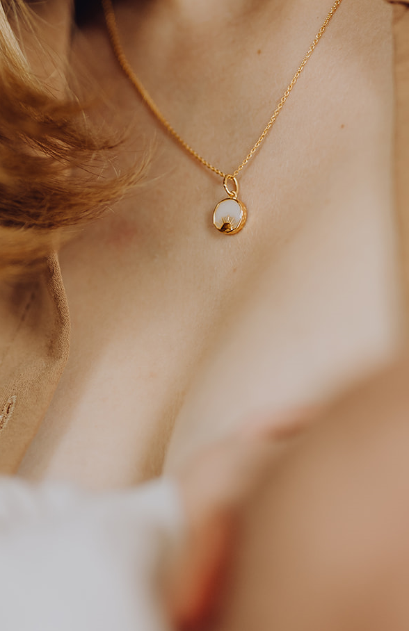 Moedermelk Rising Sun hanger